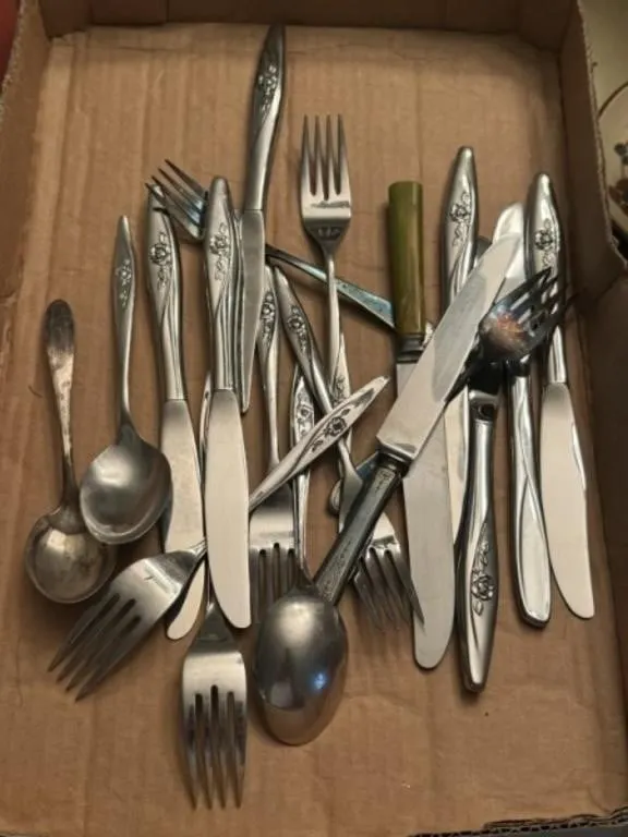 Flatware inc Silverplate & Stainless