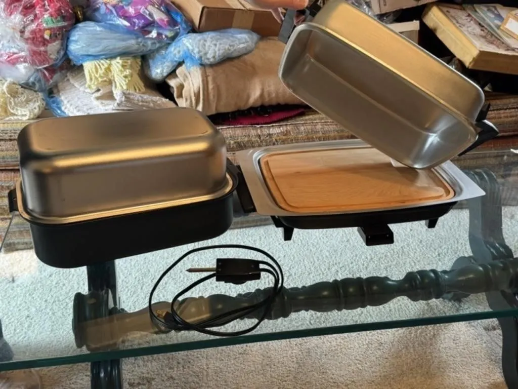 Electric Roaster with Cutting Board