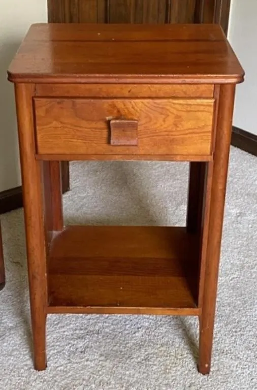 Single Drawer Nightstand