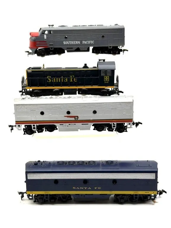 HO Scale Southern Pacific and Santa Fe Engines