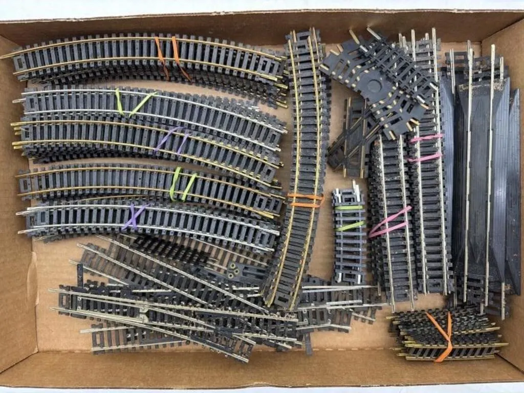 HO Scale Train Track Pieces