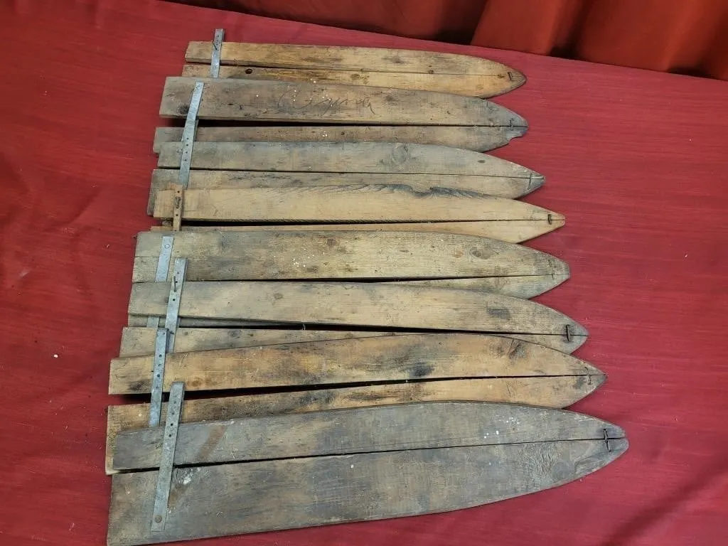 8 Adjustable Fur Stretchers 24"� 5"