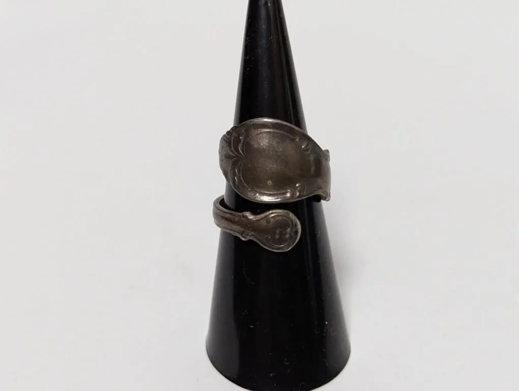 Rogers Bros Adjustable Spoon Ring