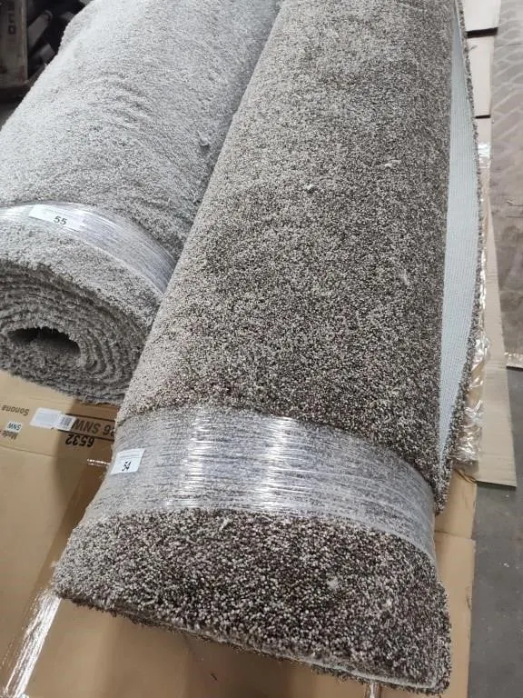 300sft plush carpet 12' x 25'
