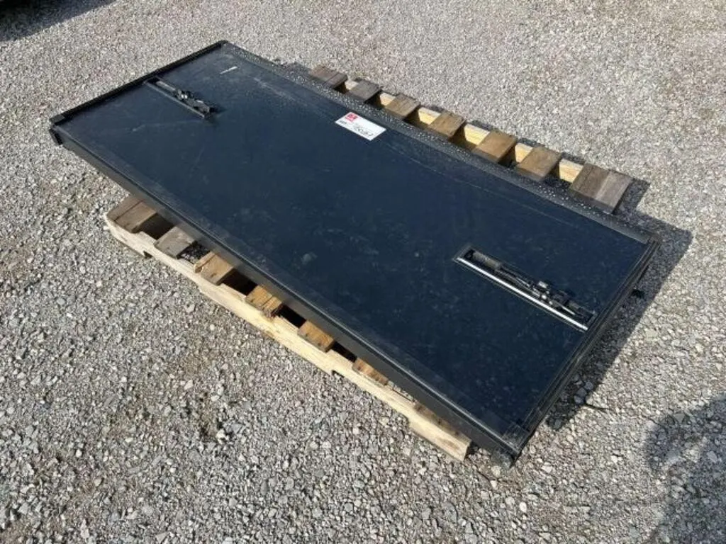 80 In. x 67 In. Hard Tonneau Cover
