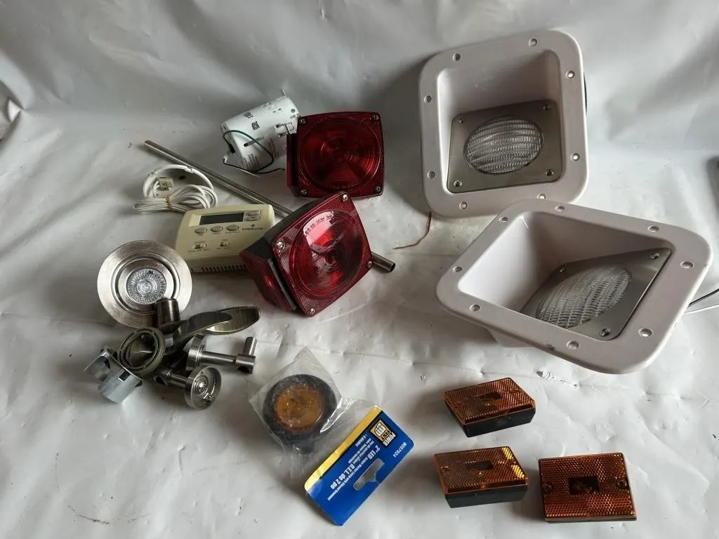 RV Trailer Lighting & Parts Lot: Marker Lights,