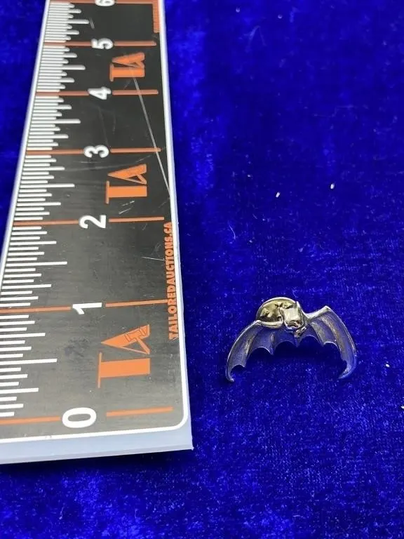 Batman Tie Tack, Vintage