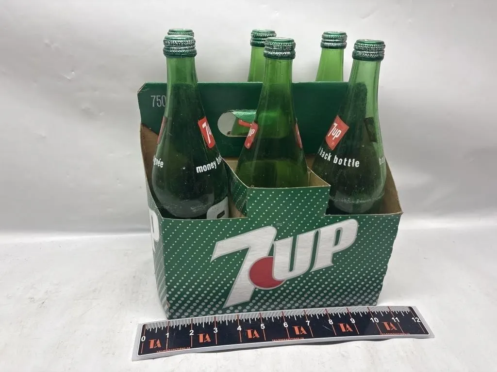 Vintage 7UP 750mL Six-Pack Bottle Carrier with