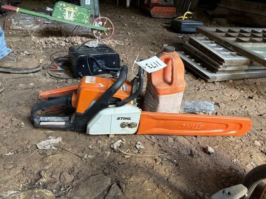 Stihl MS170 Chainsaw w/oil