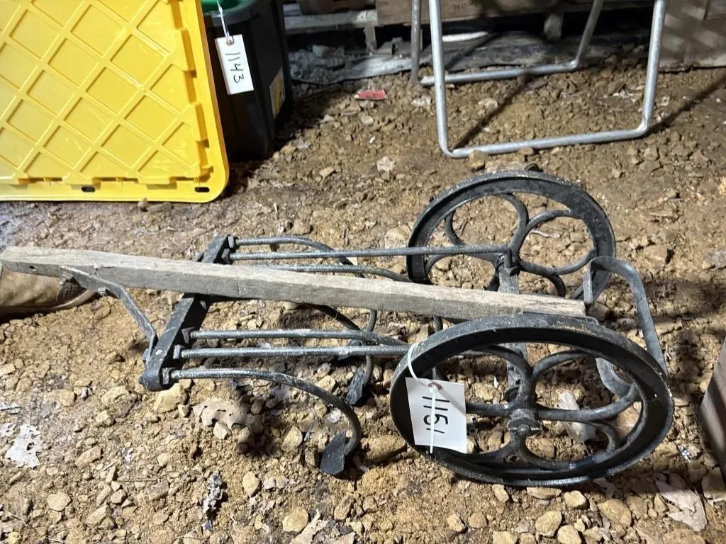Hand Operated Garden Digger