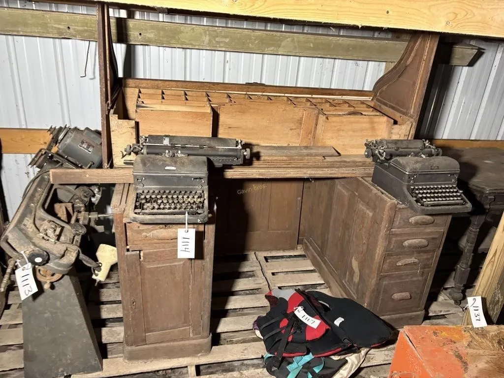 (2) Royal Type Writers & Roll Top Desk