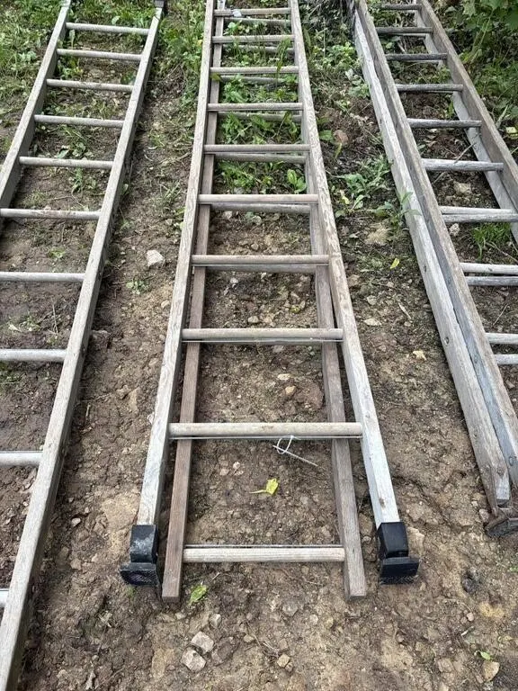 18' Extension Wood Ladder