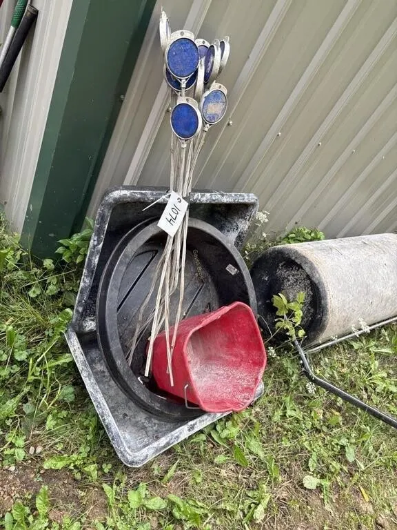 Pans & Bucket, Yard Markers