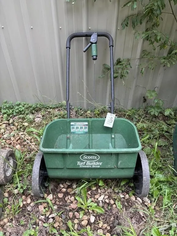 Scotts Turf Builder Spreader