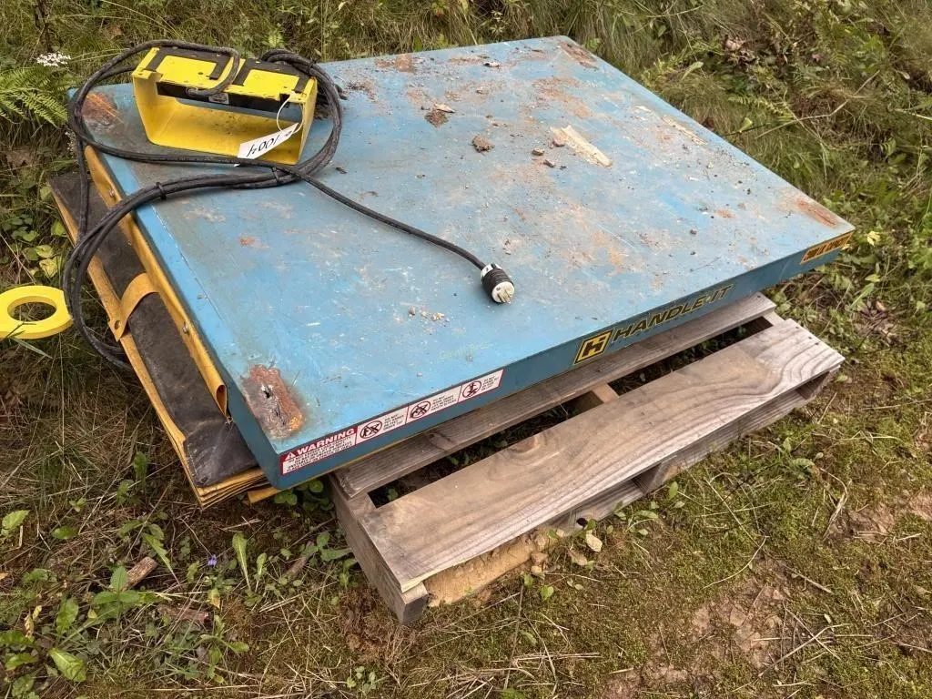 Handle-it 2000lb Electric Lift Table