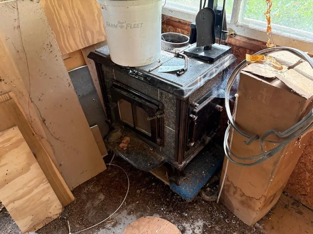 Wood Stove w/accessories