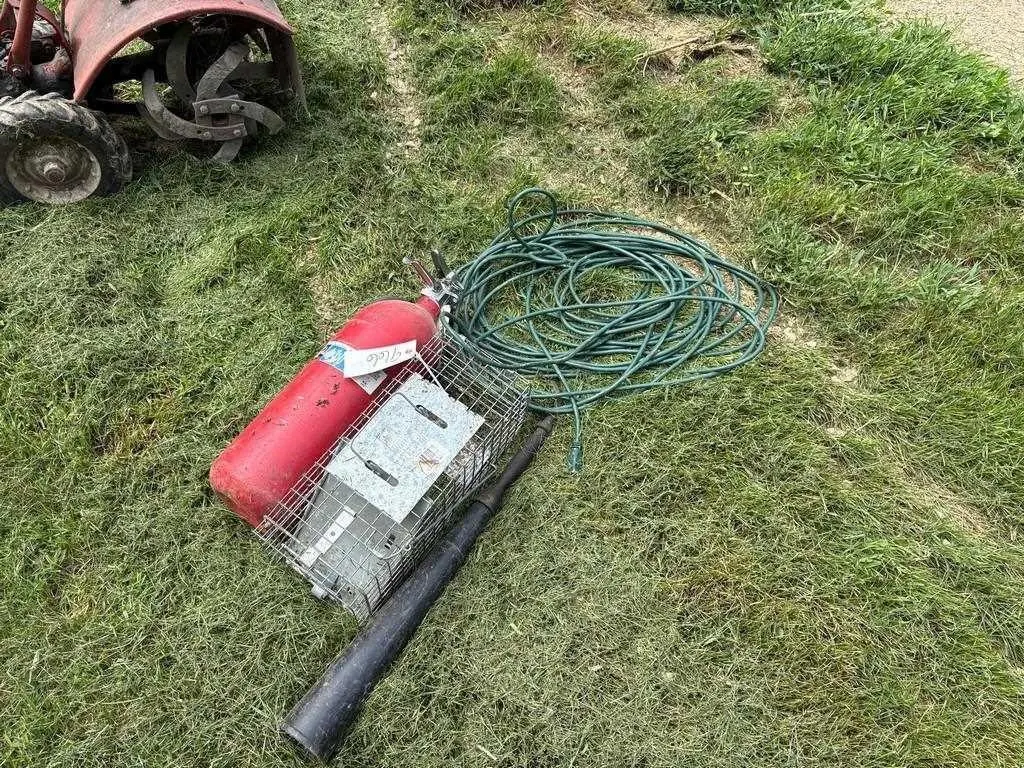 Small live trap & Fire Extinguisher