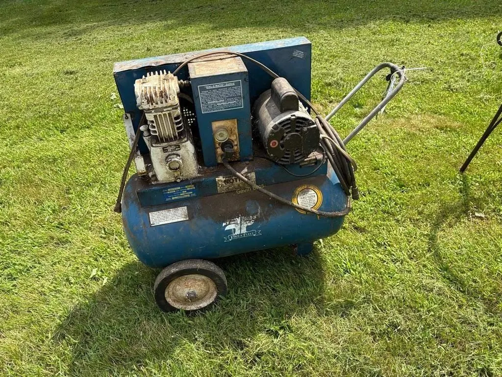 22gal Farm & Fleet Air Compressor