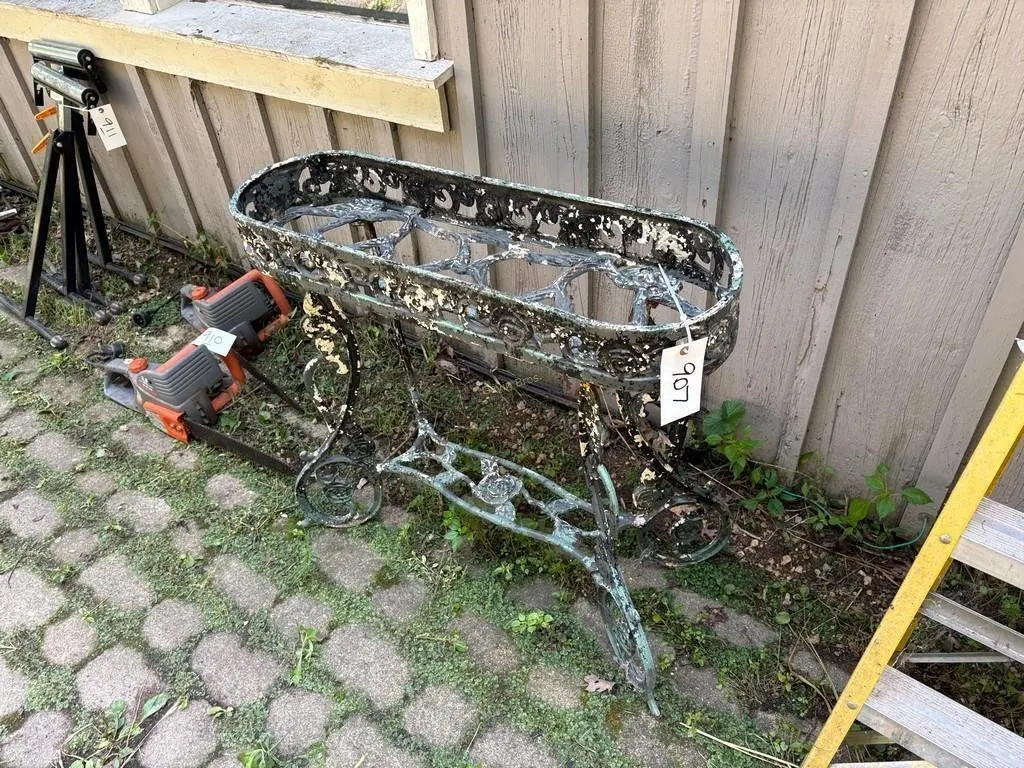 Iron Fern Stand
