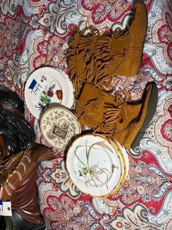 Boots & Decorative Plates