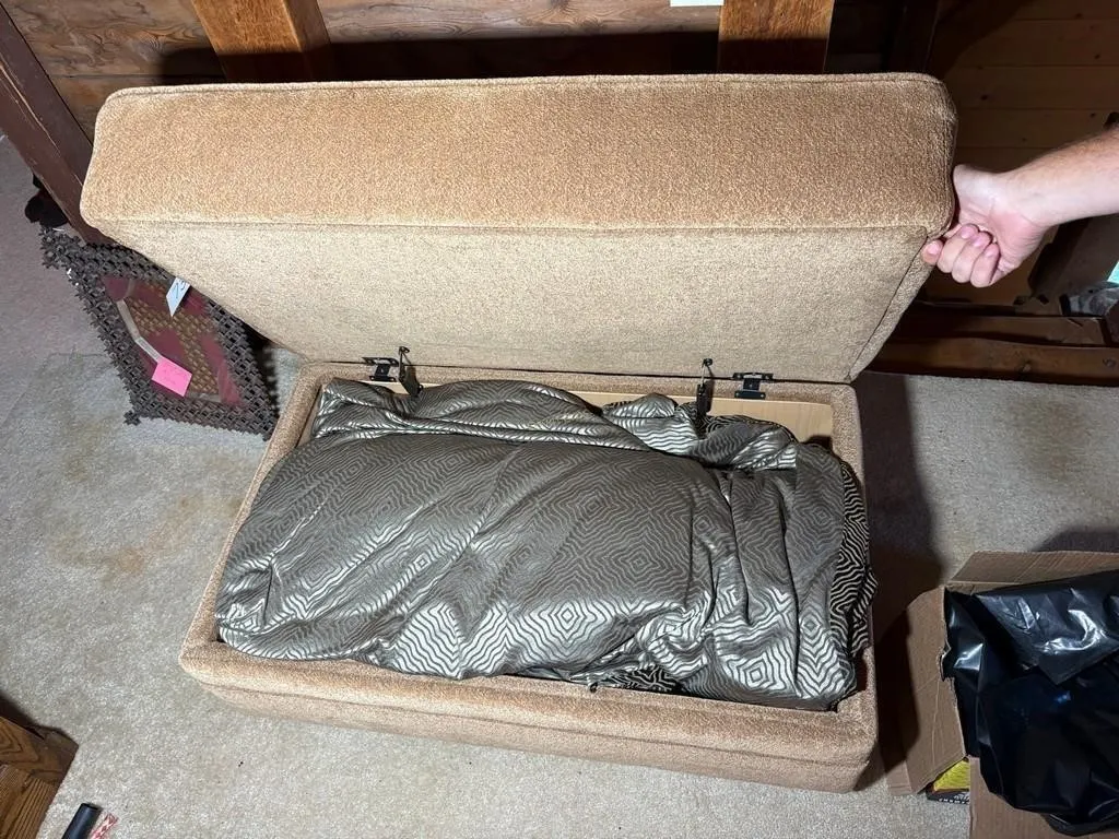 Ottoman w/blankets
