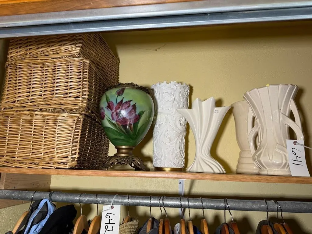 Gone with the wind style Vase, Baskets & other