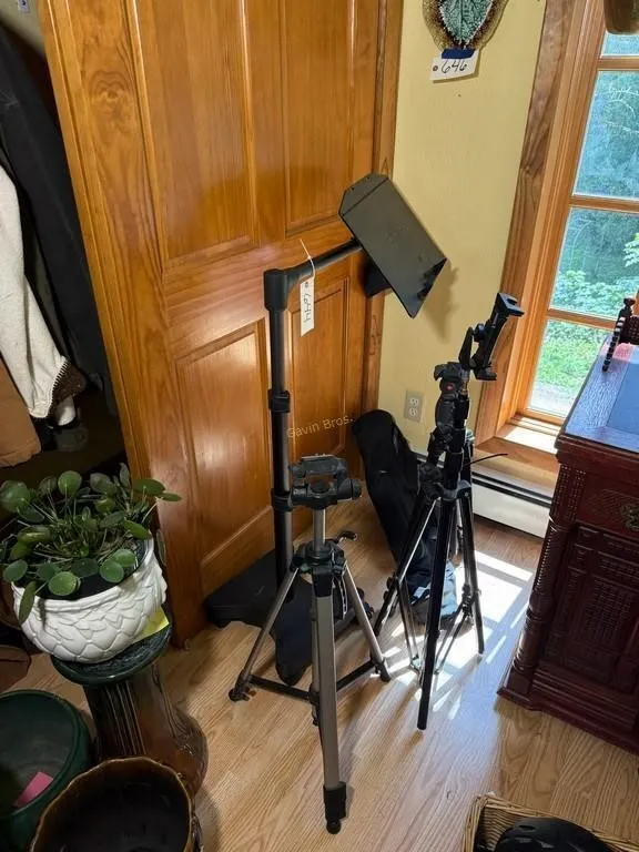 Music Stand & (3) Tripods