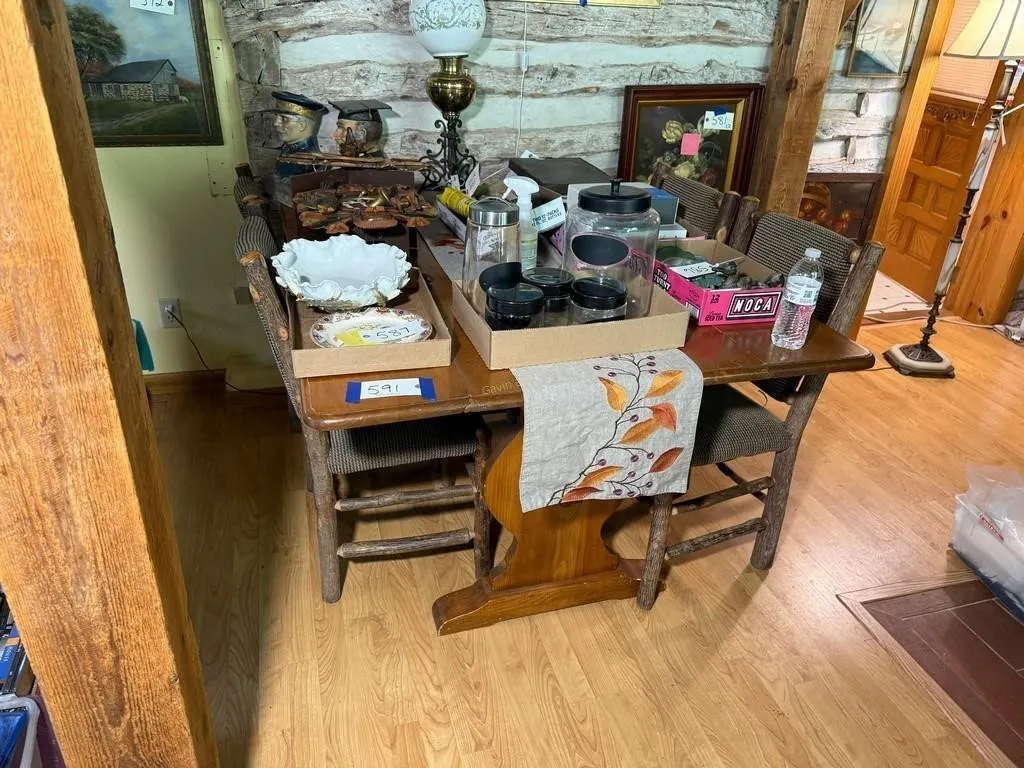 Table & Chairs