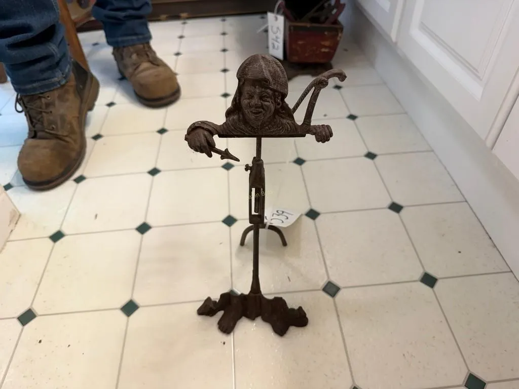 Cast Iron Stand Easel