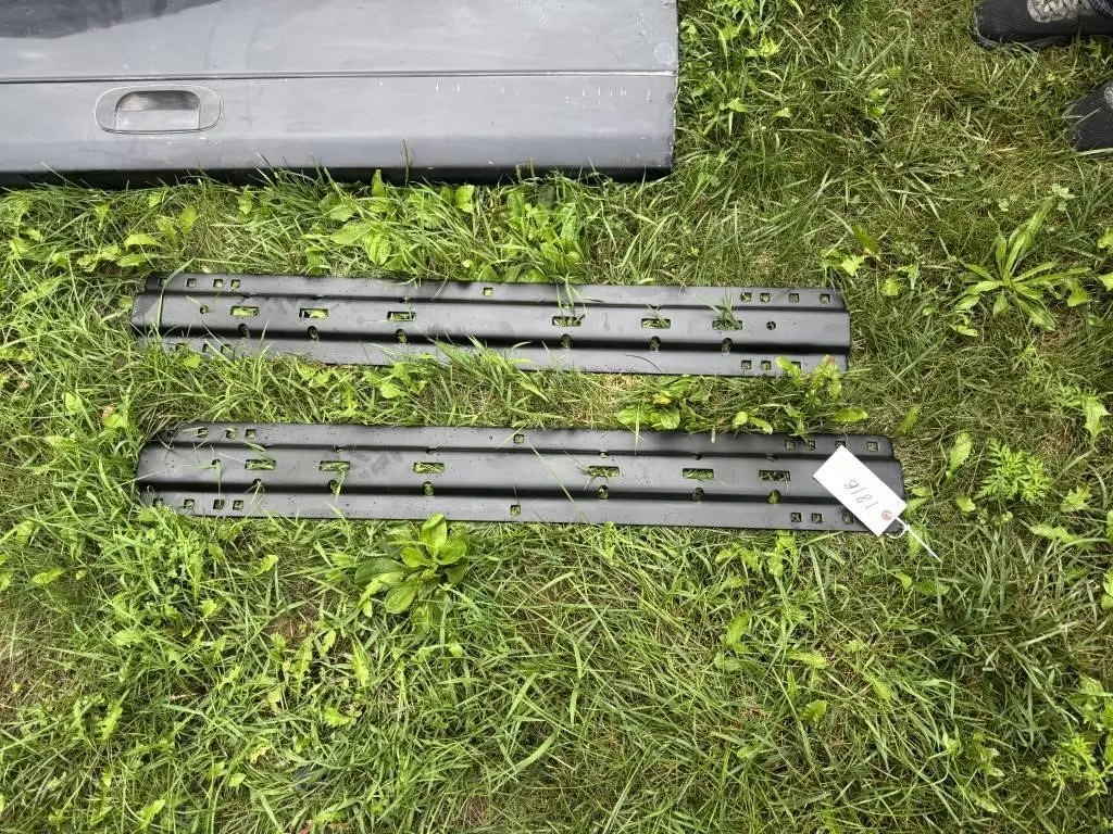 5th Wheel Rails - Like New