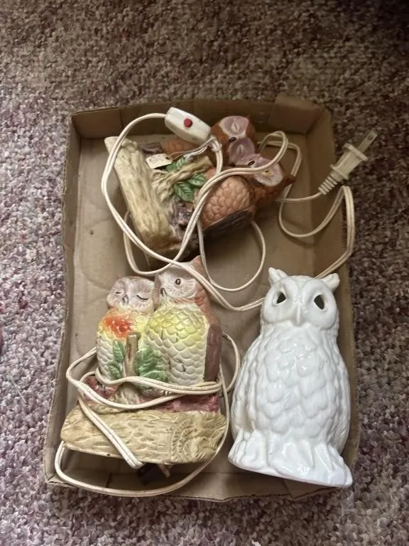 Ceramic owl lights and candle