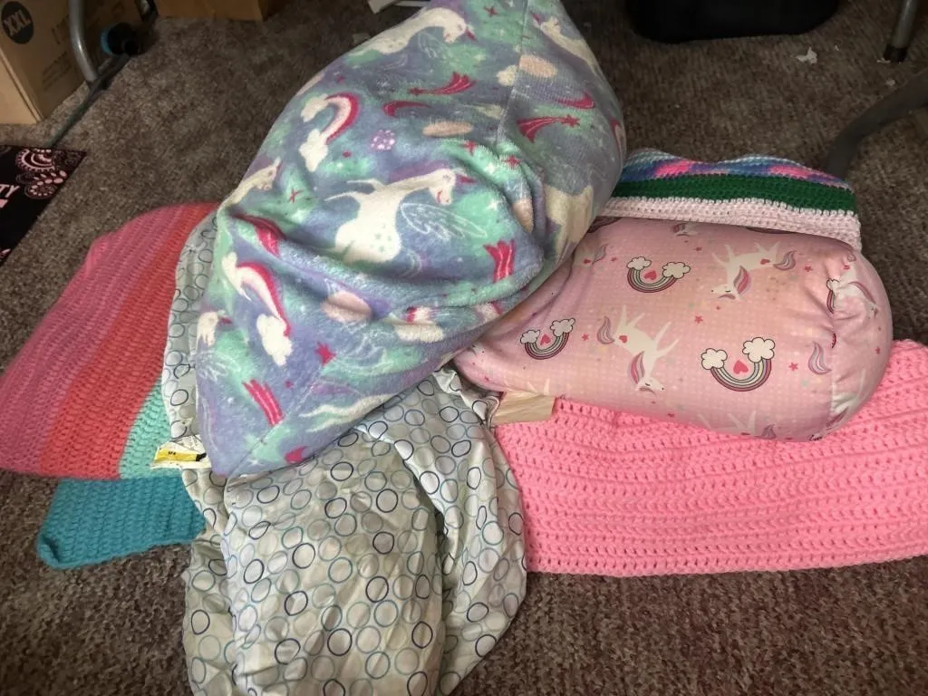 Crochet blanket, twin size sheet pillows