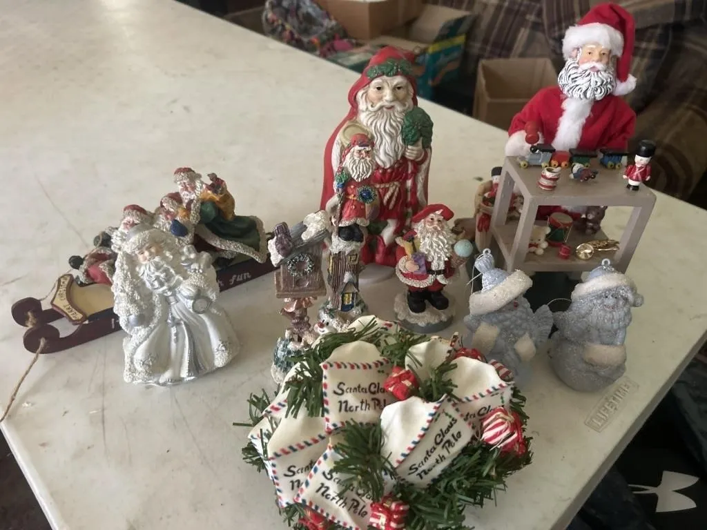 Santa Claus's and Christmas decor
