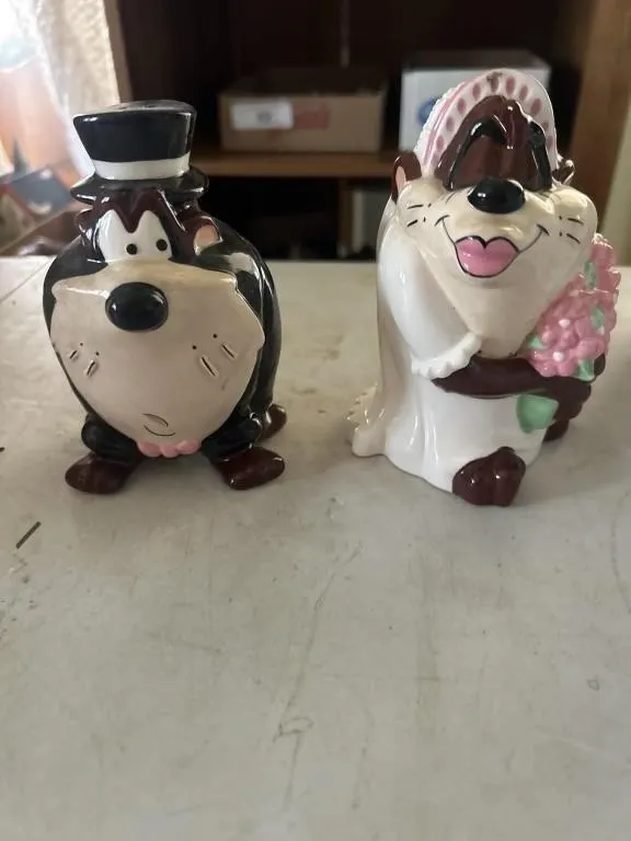 Taz and she devil salt and pepper shaker