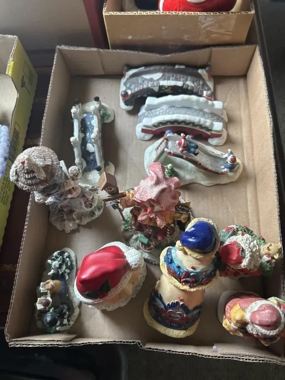 Villa, accessories and ceramic snowman and Santa