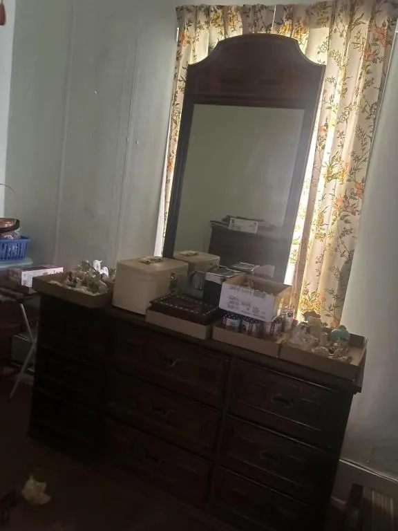 Dresser with mirror content on top dresser not