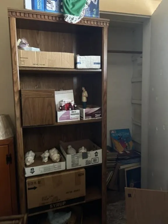 Bookshelf content not included