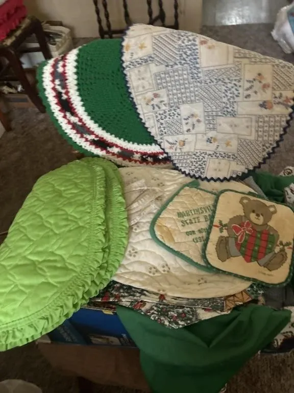 Tablecloth and placements