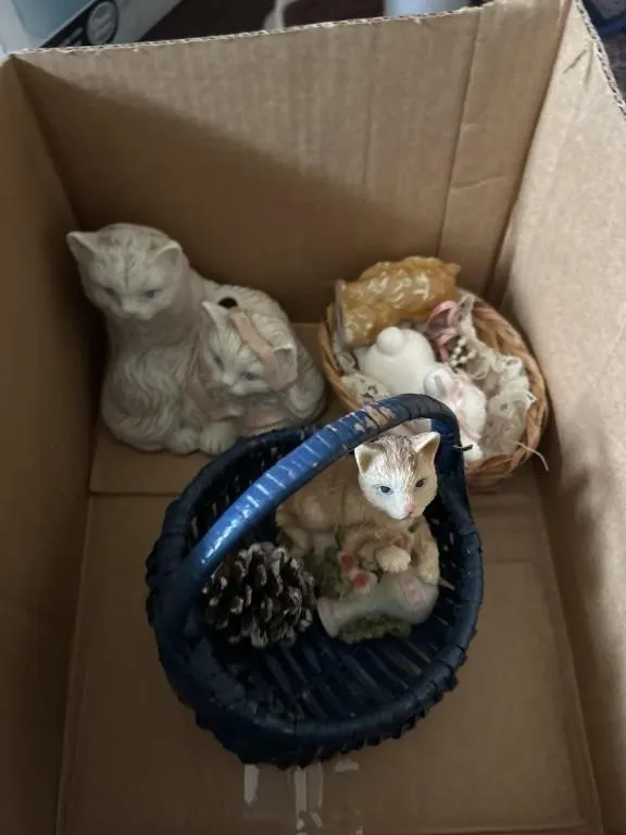 Ceramic cats
