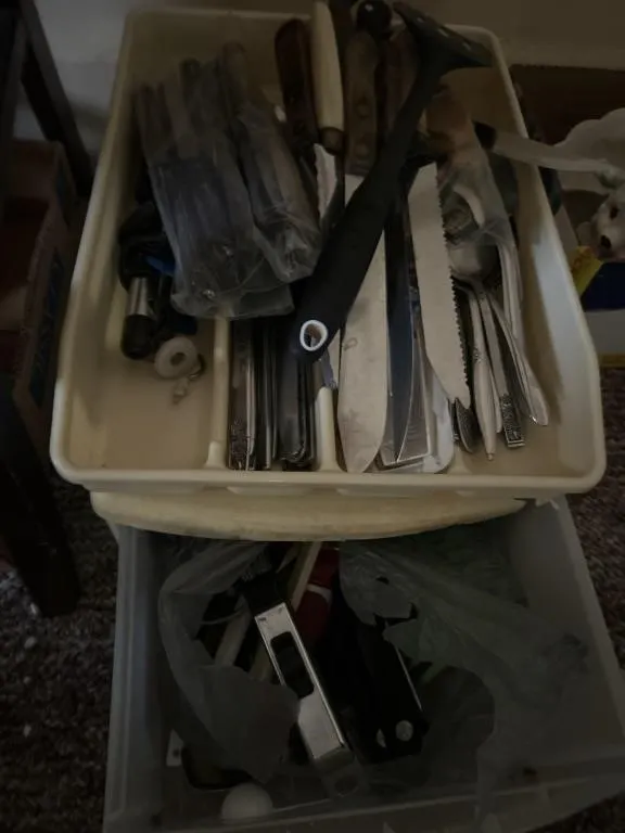 Flatware knives utensils