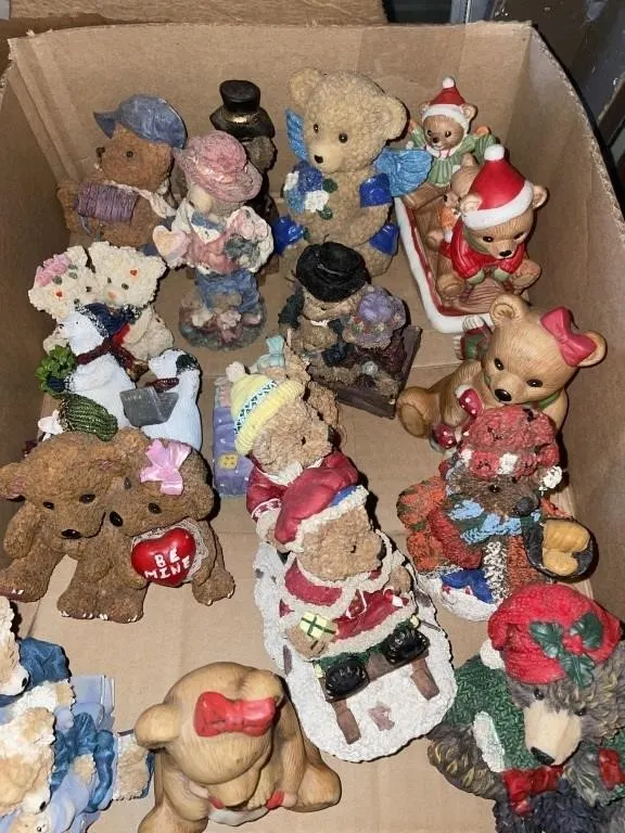 Bear figurines