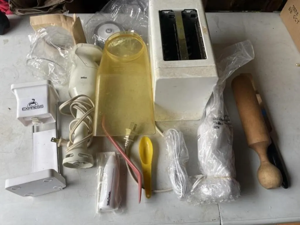 Kitchen items, rolling pin