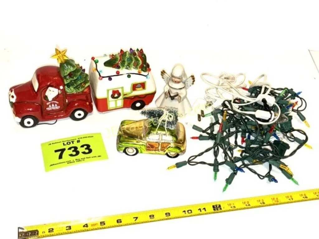 CHRISTMAS DECOR, LIGHT UP TRUCK & CAMPER