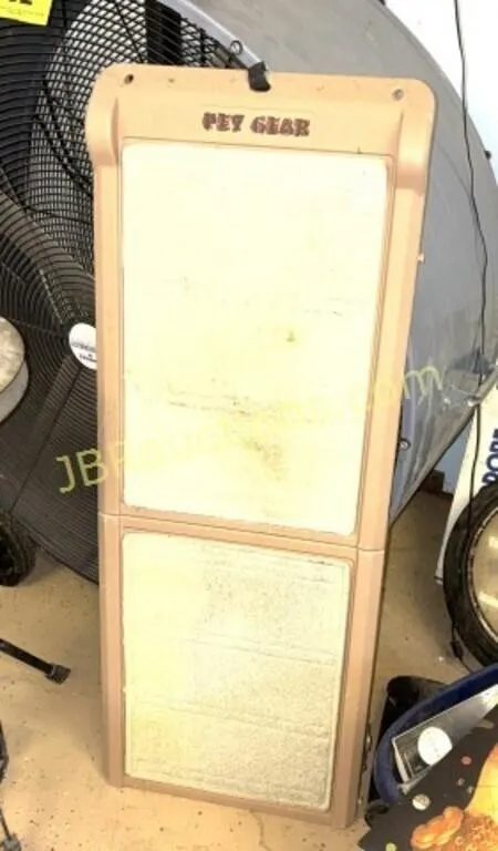 FOLDING DOG RAMP