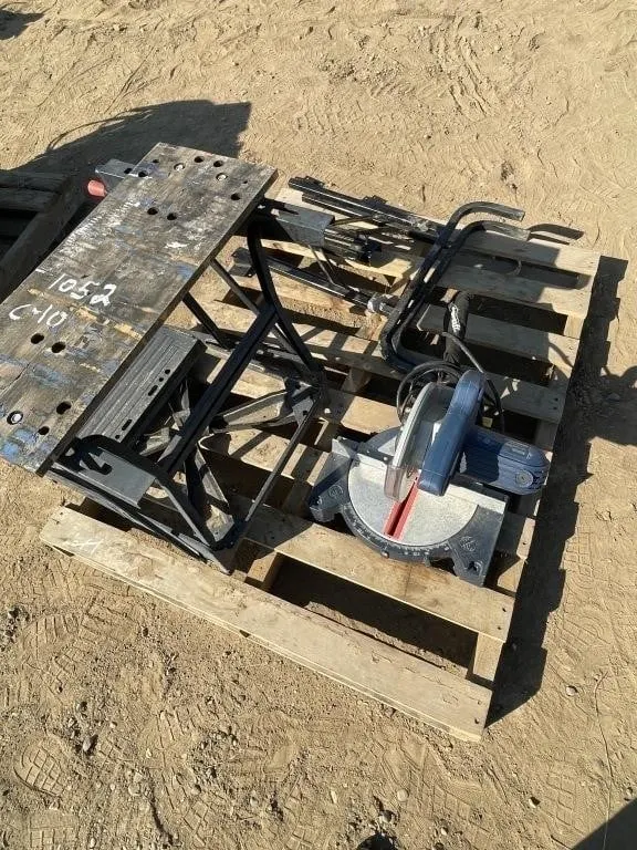 ADJUSTABLE WORK BENCH, 8 1/4 COMPOUND MITRE SAW