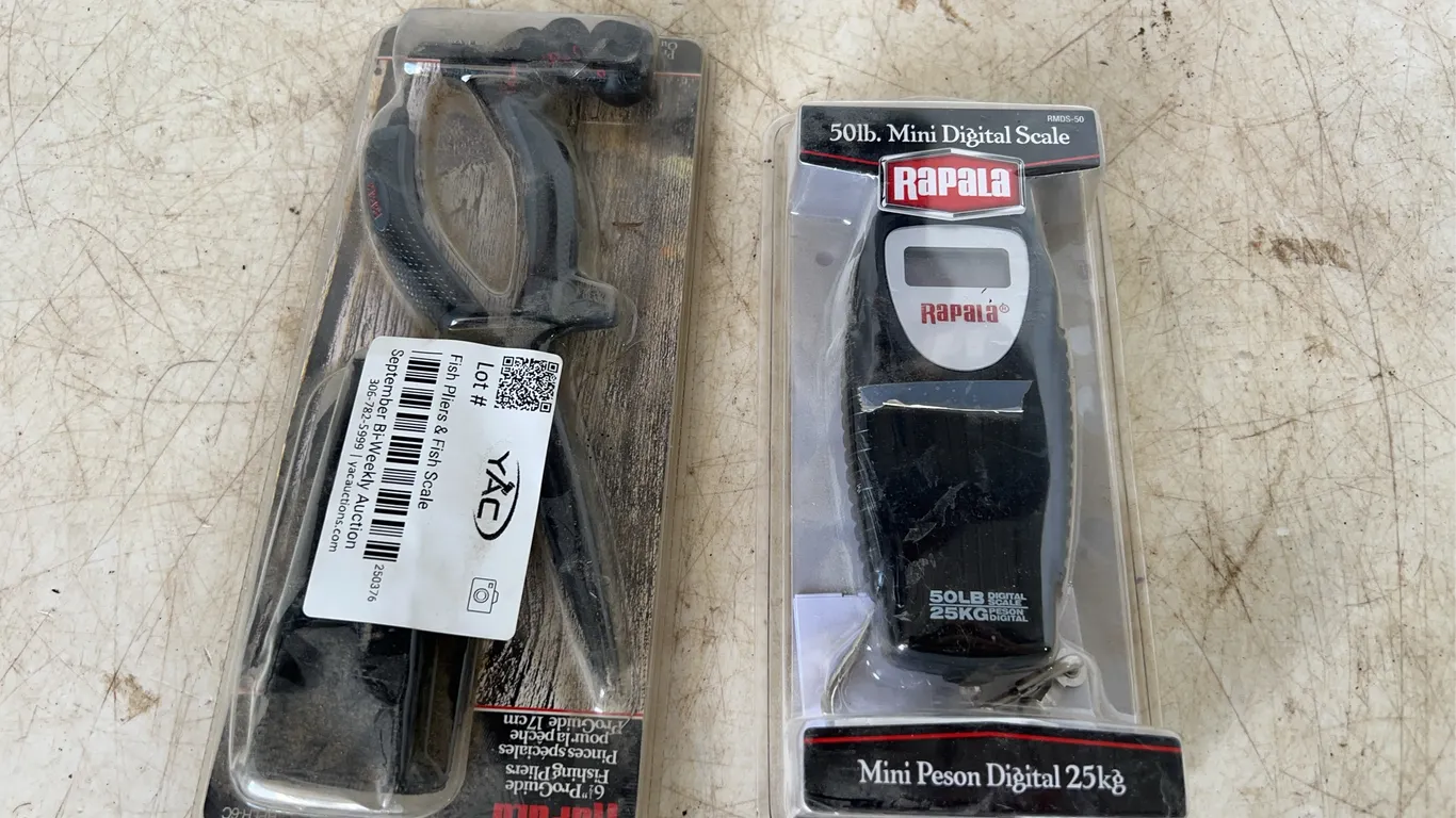 Fish Pliers & Fish Scale