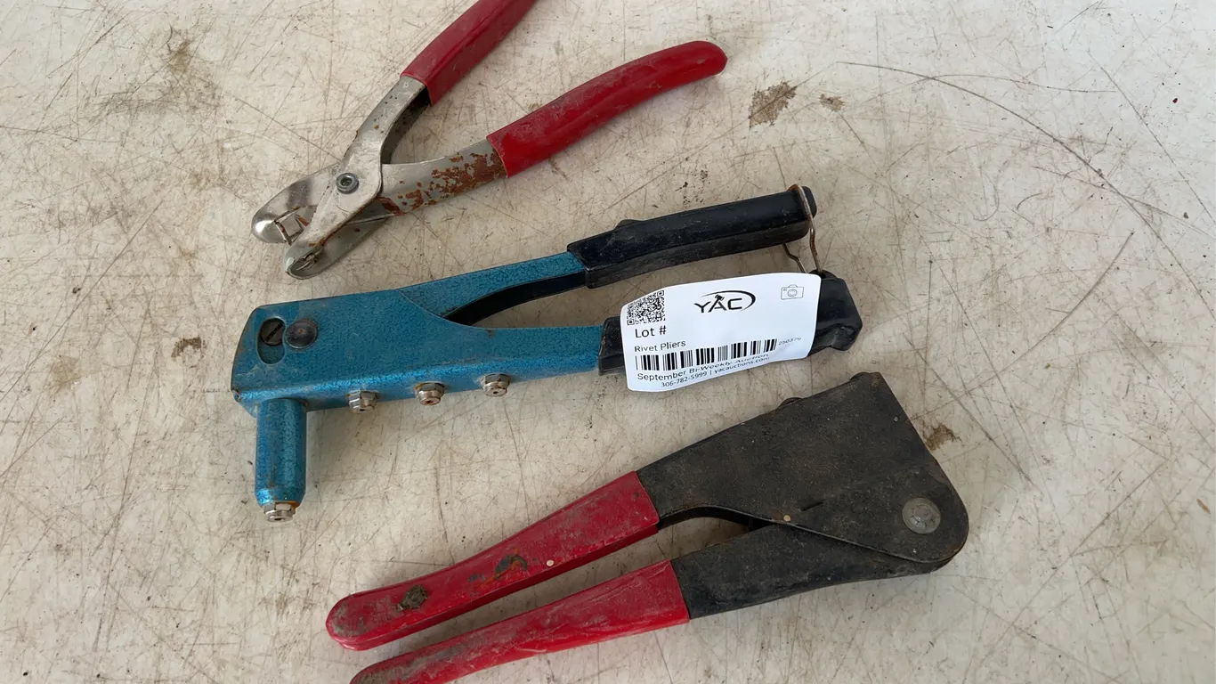 Rivet Pliers