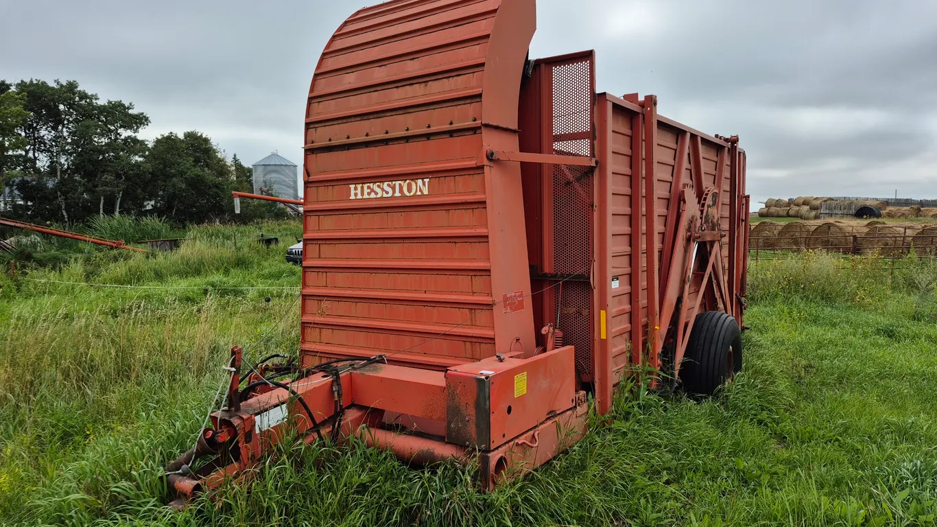 HESSTON STACK HAND