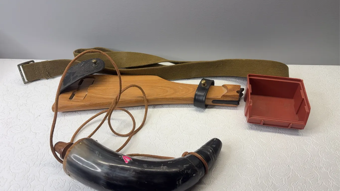 BLACK POWDER HORN / STOCK / SLING