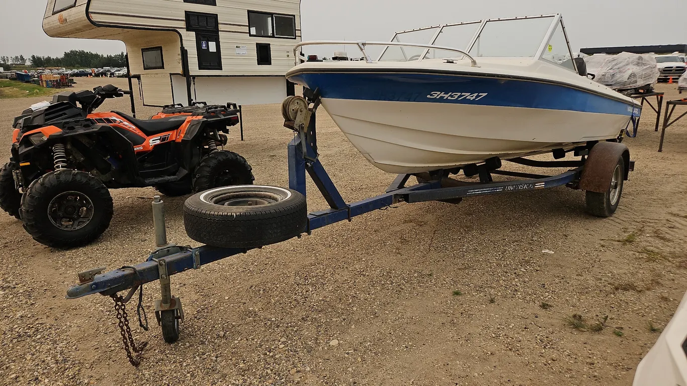 1982 Vanguard w/ S/A Univision Trailer vin: HB20033108T
